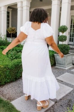 Antoinette Dress In White 26 Antoinette Dress In White -Ivy City Co Dress ANTOINETTE SSS23 4THOFJULY RETOUCH 03