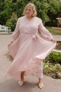 Andie Dress In Powder Pink 22 Andie Dress In Powder Pink -Ivy City Co Dress AndiePowderPink Holladay S23 01 111774