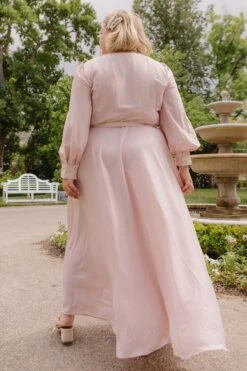 Andie Dress In Powder Pink 27 Andie Dress In Powder Pink -Ivy City Co Dress AndiePowderPink Holladay S23 03 299123