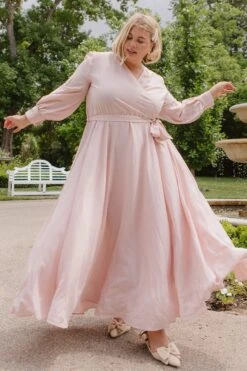 Andie Dress In Powder Pink 32 Andie Dress In Powder Pink -Ivy City Co Dress AndiePowderPink Holladay S23 05 167046