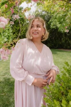 Andie Dress In Powder Pink 34 Andie Dress In Powder Pink -Ivy City Co Dress AndiePowderPink Holladay S23 07 552044