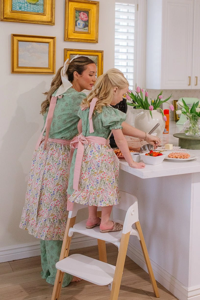 Ivy Apron In Floral Cotton 5 Ivy Apron In Floral Cotton - Image 5