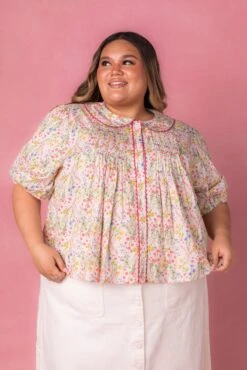 Betty Blouse In Floral -Ivy City Co Dress BettyBlouseCoralCurve Studio Spring24 3