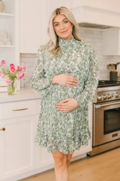 Brynley Dress In Green - FINAL SALE -Ivy City Co Dress BrynleyGreen MothersDay SS23 10 736979