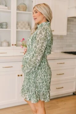 Brynley Dress In Green - FINAL SALE -Ivy City Co Dress BrynleyGreen MothersDay SS23 12 865308