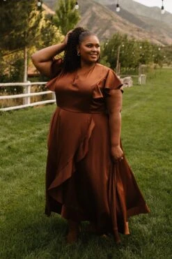 Callie Dress In Brown -Ivy City Co Dress CallieBrown ConradRanch F23 05 400243