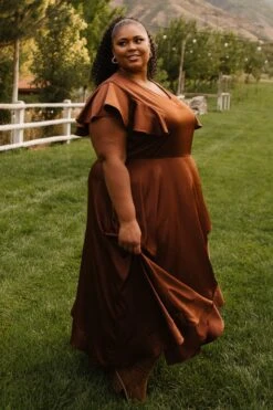 Callie Dress In Brown -Ivy City Co Dress CallieBrown Fall23 211977