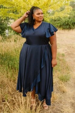 Callie Dress In Navy -Ivy City Co Dress CallieNavy ConradRanch F23 02 998259