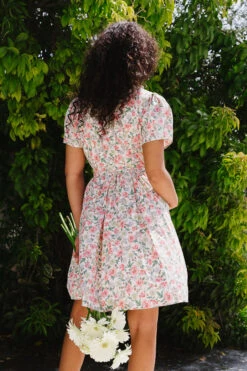 Chelsea Dress In Cream Floral -Ivy City Co Dress Chelsea Poolhouse Summer1 5