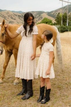 Mini Delia Dress In Ditsy Floral -Ivy City Co Dress DeliaDitsyFloral QuietMeadows F23 06 892938