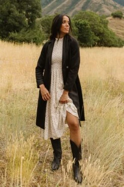 Delia Dress In Ditsy Floral -Ivy City Co Dress DeliaDitsyFloral QuietMeadows F23 22 503551