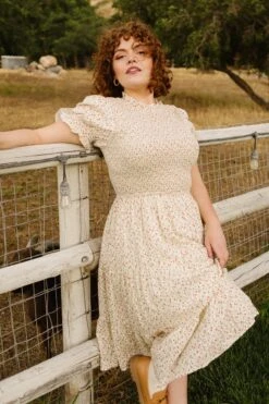 Delia Dress In Ditsy Floral -Ivy City Co Dress DeliaDitsyFloral QuietMeadows F23 49 806061