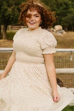 Delia Dress In Ditsy Floral -Ivy City Co Dress DeliaDitsyFloral QuietMeadows F23 51 357602