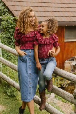 Gracie Top In Wine Floral - FINAL SALE -Ivy City Co Dress EmmaSkirt Fall23 3ac23701 a3e6 4ac3 8d14 464fcc2ac1bb 778380