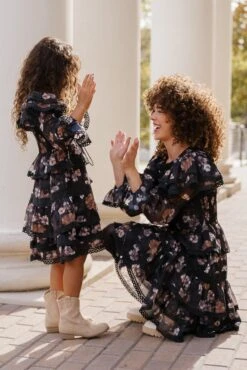 Mini Farrah Dress - FINAL SALE -Ivy City Co Dress Farrah Monson W23 06 d3e0a311 7aa1 4ff6 a1c3 1fd43f4eba6e 230340