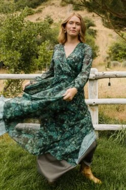 Laney Dress In Green Watercolor - FINAL SALE -Ivy City Co Dress LaneyGreen QuietMeadows F23 25 102547