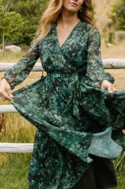 Laney Dress In Green Watercolor - FINAL SALE -Ivy City Co Dress LaneyGreen QuietMeadows F23 26 650408