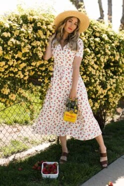 Lucy Dress In Strawberry Fields -Ivy City Co Dress LucyStrawberryFeilds StGeorge SS23 17 851216