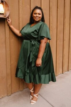 Maggie Dress In Emerald -Ivy City Co Dress MaggieEmerald QuietMeadows F23 6 295986