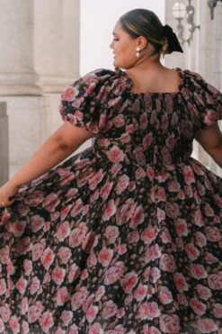 Melody Dress In Midnight Rose -Ivy City Co Dress MelodyBlackFloral Capitol N23 27 247577