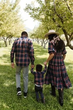 Madeline Men's Shirt In Navy Plaid - FINAL SALE -Ivy City Co Dress NavyPlaidMadeline FW23 Colorcorrect 13 108589