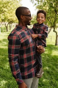 Madeline Men's Shirt In Navy Plaid - FINAL SALE -Ivy City Co Dress NavyPlaidMadeline FW23 Colorcorrect 45 d1f850bc 82e5 4d68 99ea cd624bea4a1e 510262