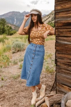 Sienna Top In Brown Floral -Ivy City Co Dress SiennaBrownFloralTopConradRanch F23 14 764119