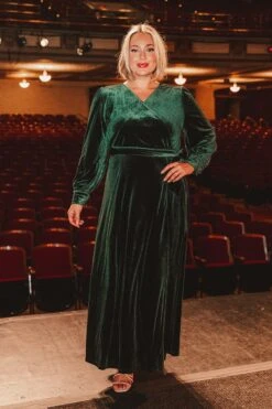 Andie Dress In Emerald Velvet - FINAL SALE -Ivy City Co Dress andieemerald 1 701232