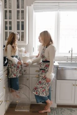 Ivy Apron In Berry Toile -Ivy City Co Dress aprons 03 340029