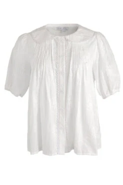 Betty Blouse In White -Ivy City Co Dress bettyBlouse front 854533