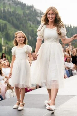 Felicity Dress -Ivy City Co Dress felicity fashion 1 b0b75212 c27d 4361 8837 93c5724c0dbb 255804