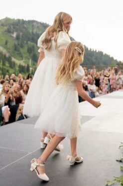 Felicity Dress -Ivy City Co Dress felicity fashion 3 88aed555 a22b 474d aeef ce0344c9e6a9 947224