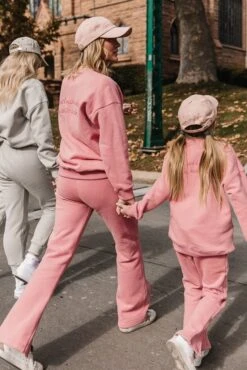 Ivy City Flare Sweatpants In Pink -Ivy City Co Dress sweats 07 5dcabc5c 5bdd 4266 a61f 459fbb4c1261 368385