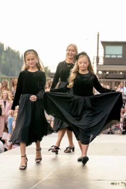 Symphony Dress - FINAL SALE 20 Symphony Dress - FINAL SALE -Ivy City Co Dress symphony 1 2 eef1589b fd34 4f23 9339 f4ccf15768d2 279897